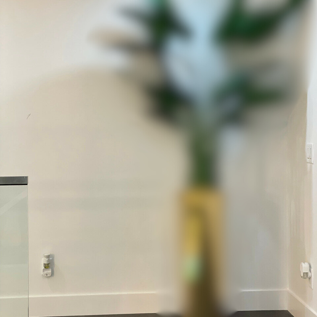 Goldene Prismenvase